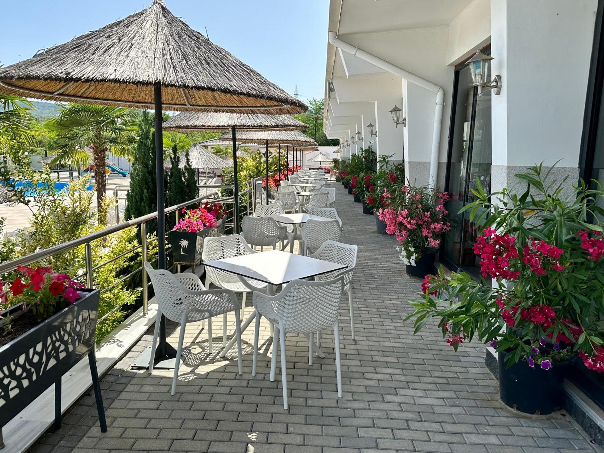Hotel Aqua Кырджали Экстерьер фото